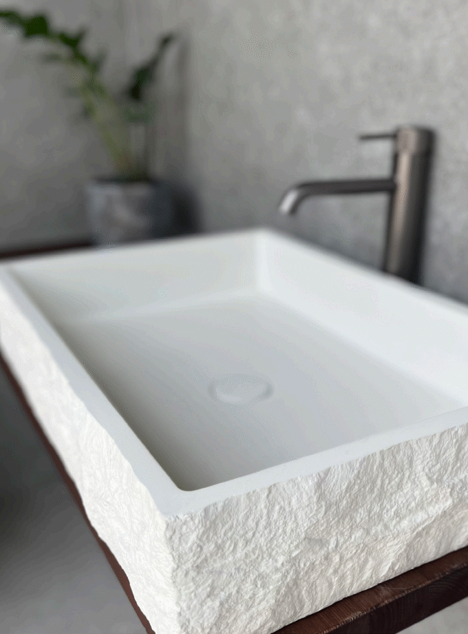 Thalia White &Delta;&iota;ά&sigma;&tau;&alpha;&sigma;&eta;: 101&Chi;40&Chi;12cm &Mu;&Epsilon; &Beta;&Alpha;&Lambda;&Beta;&Iota;&Delta;&Alpha; &Sigma;&Tau;&Omicron; &Chi;&Rho;&Omega;&Mu;&Alpha; &Tau;&Omicron;&Upsilon; &Nu;&Iota;&Pi;&Tau;&Eta;&Rho;&Alpha;